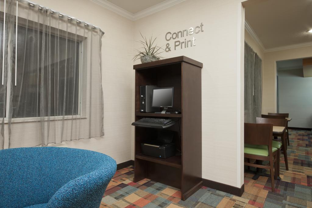 Hotel Americinn By Wyndham Airport Quad Cities Moline