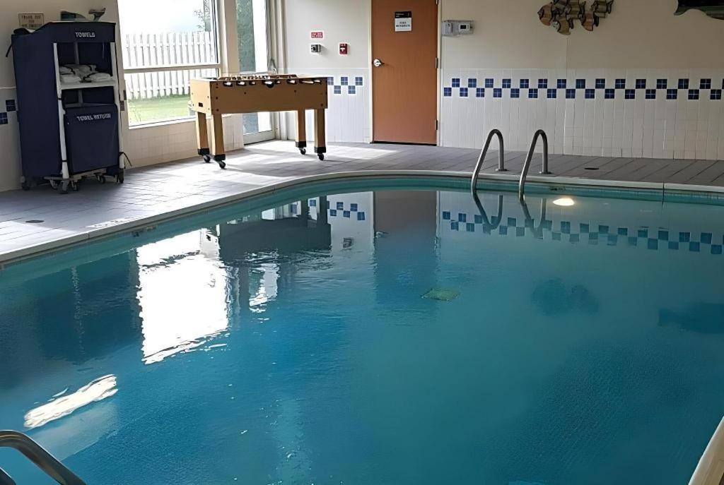 Hotel Americinn By Wyndham Airport Quad Cities
