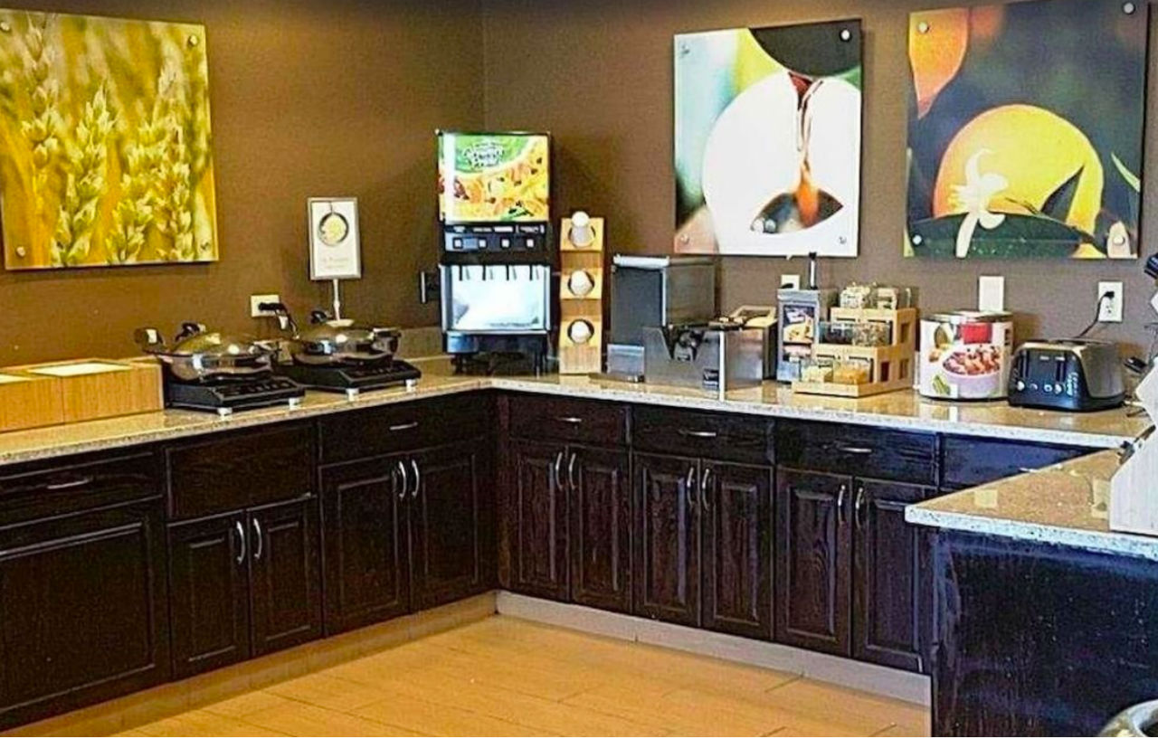 Hotel Americinn By Wyndham Airport Quad Cities Moline