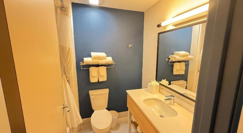 Hotel Spark By Hilton Quad Cities Moline