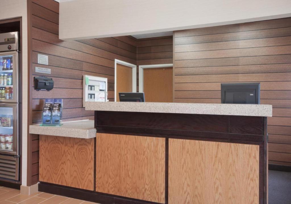 Spark By Hilton Quad Cities 2*