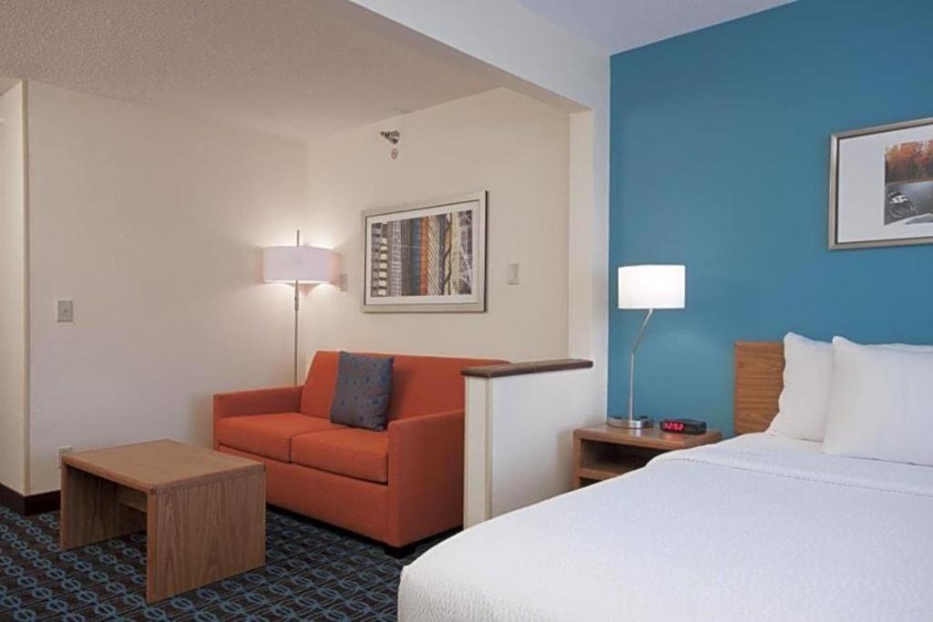 Spark By Hilton Quad Cities 2*
